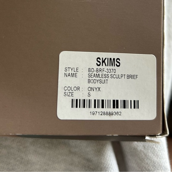 SKIMS Seamless Sculpt Brief Bodysuit - black - Picture 3 of 4